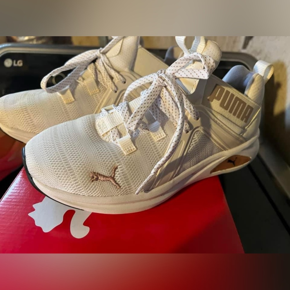 White Puma gym shoes